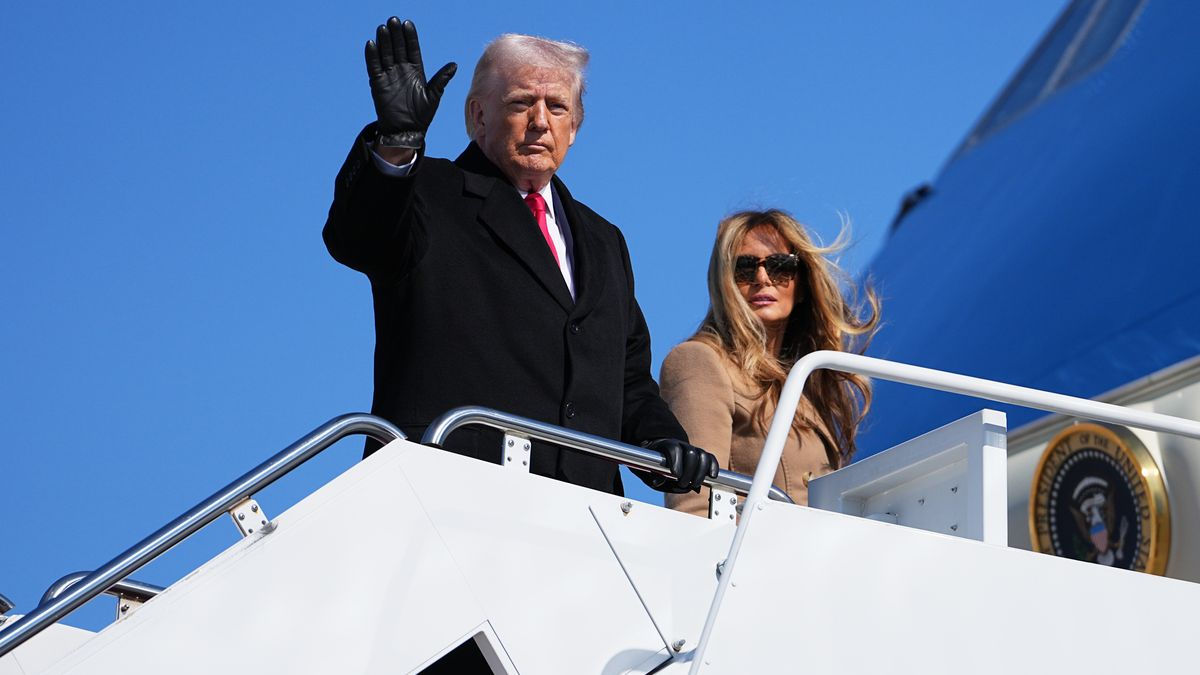 Трамп может совершить визит в Румынию в мае.