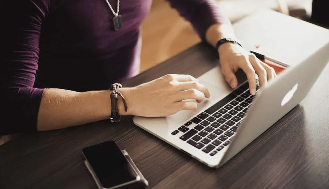 Freelancerii înregistrați vor avea dreptul la prestații sociale.