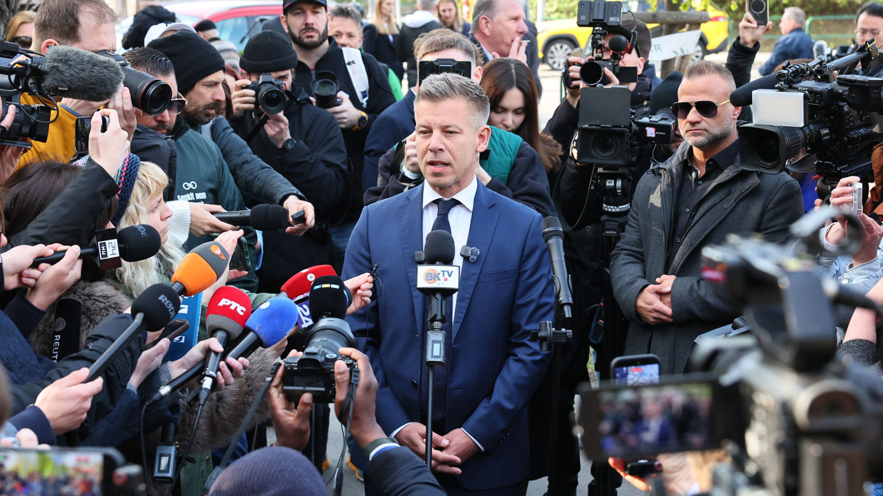 Partidul lui Magyar a obținut majoritate constituțională în Ungaria.