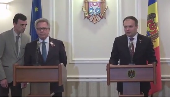 Европейский чиновник поправил Канду относительно правильного названия занимаемой им должности.