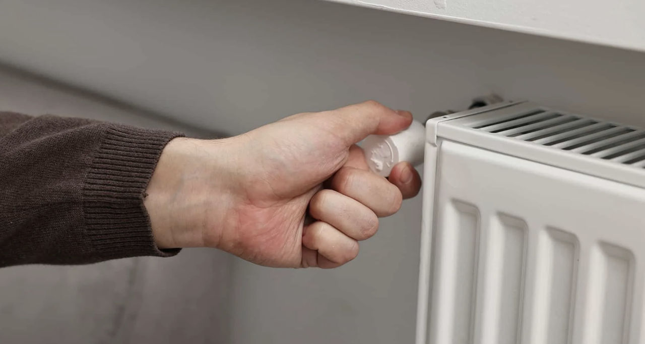Consumatorii pot solicita de la Termoelectrica deconectarea căldurii.