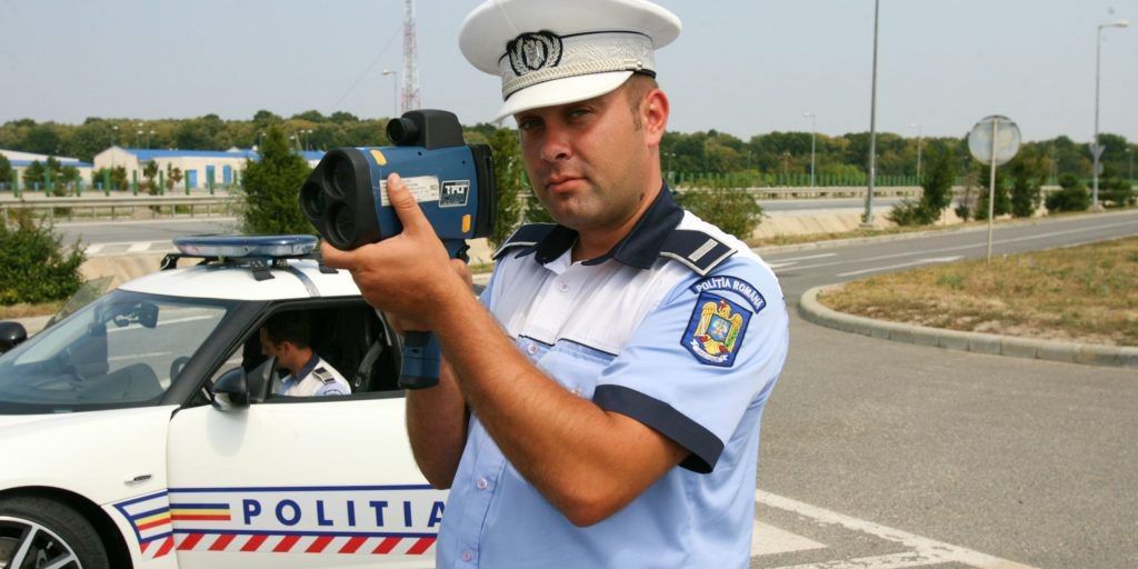 Ручные радары могут быть использованы максимум в десяти метрах от автомобилей дорожной полиции.