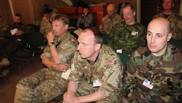 В ближайшие две недели специалисты будут изучать обстановку на востоке Украины и искать пути выхода из кризисной ситуации.