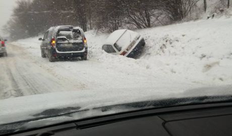 Alcoolul şi gheţuşul de pe trasee, iadul şoferilor şi victimelor. Foto simbol: jurnal.md