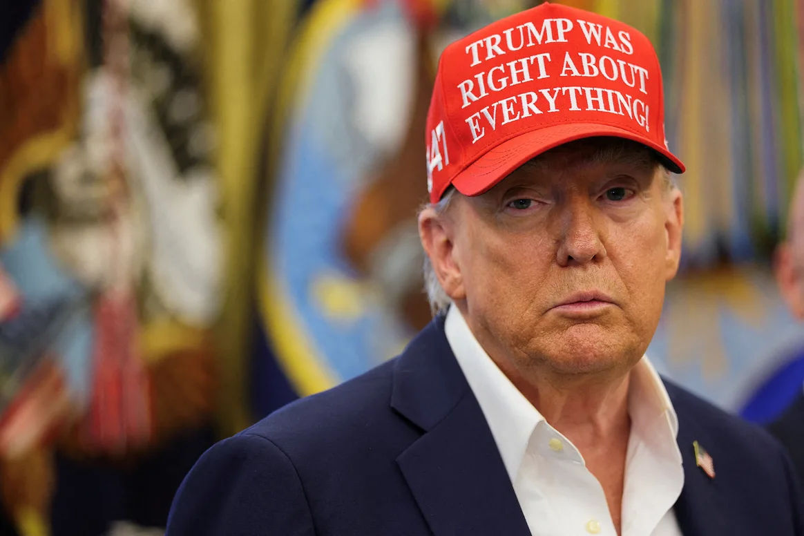 Trump: Licențele de difuzare ale posturilor ABC și NBC ar trebui retrase.