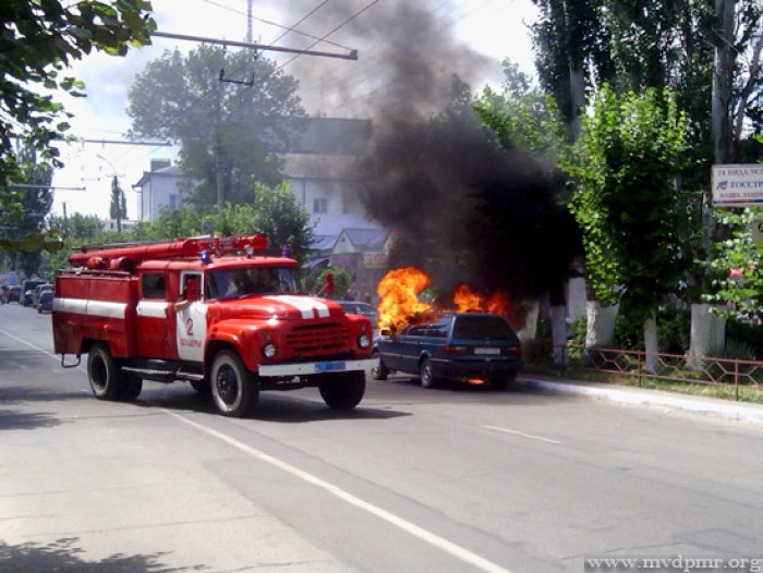 Incendiul a izbucni pe bulevardul Dacia, iar pompierii au stins focul în circa 20 de minute.