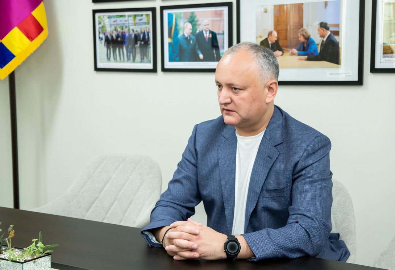 Додон: Правительство пытается переписать политическую историю страны с нуля.