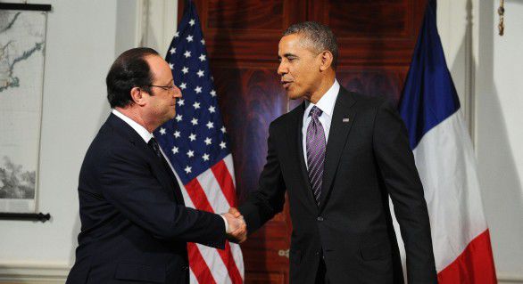 Francois Hollande își continuă turneul prin lume pentru a obține cât mai mult sprijin posibil în lupta împotriva grupului Statul Islamic.