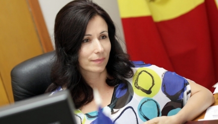 Лоретта Хандрабура направила президенту письмо, в котором попросила исключить ее из списка.