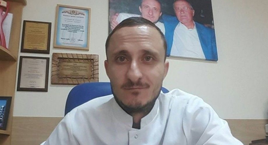 "Я за вакцинацию и мой ребенок вакцинирован!" - написал доктор на своей странице в Facebook. Фото: diez.md.