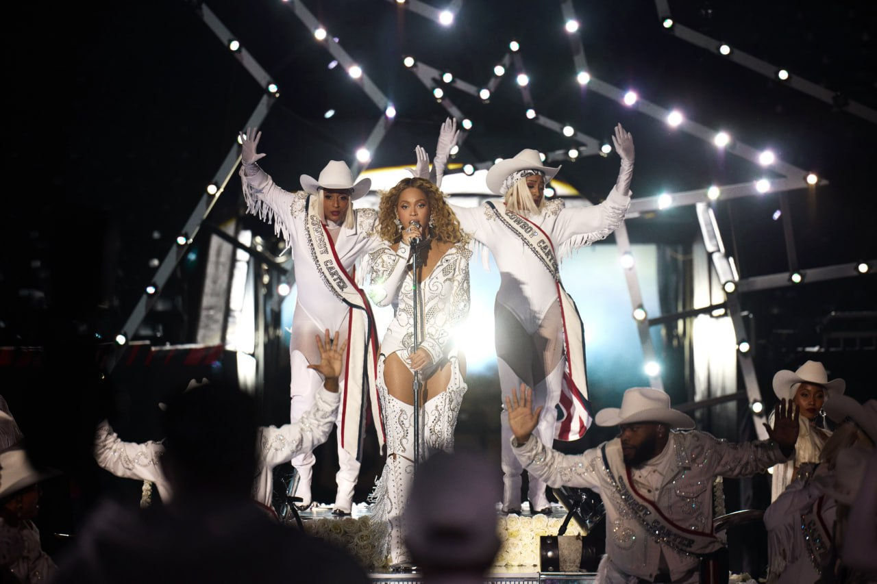 Beyonce a avut o evoluție triumfală la meciul de Crăciun al NFL.