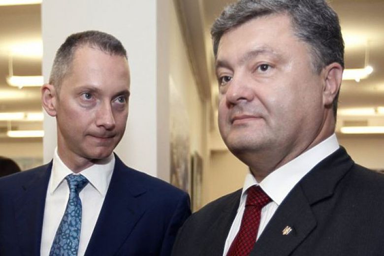 Президент Украины Петр Порошенко отправил в отставку главу своей администрации Бориса Ложкина.