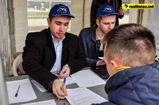 Aproape 800 de cereri de aderare la Partidul Popular European din Moldova au fost depuse. Foto: realitatea.md