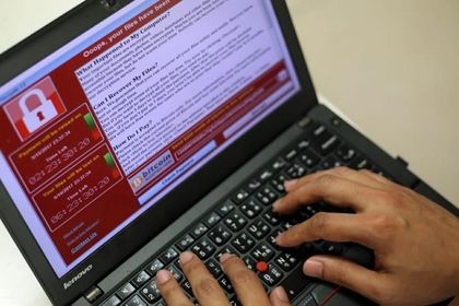 Эксперты утверждают, что глобальная кибератака с использованием вируса WannaCry нанесла ущерб на 1 миллиард долларов.