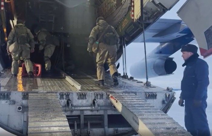 В ОДКБ заявили, что около 2,5 тысячи миротворцев прибудет в Казахстан.