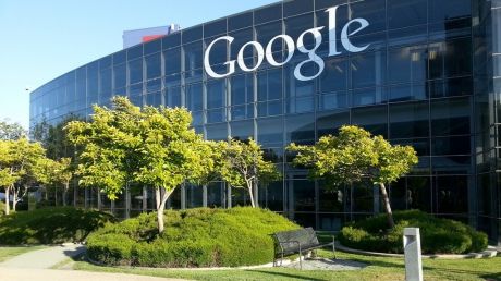 Un copil a acumulat o datorie de 100.000 de euro faţă de Google. Foto: walyou.netdna-cdn.com