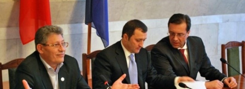 Влад Филат отрицает слова Михая Гимпу о предложениях, выдвинутых либералами во время предыдущих дискуссий. Фото: esp.md