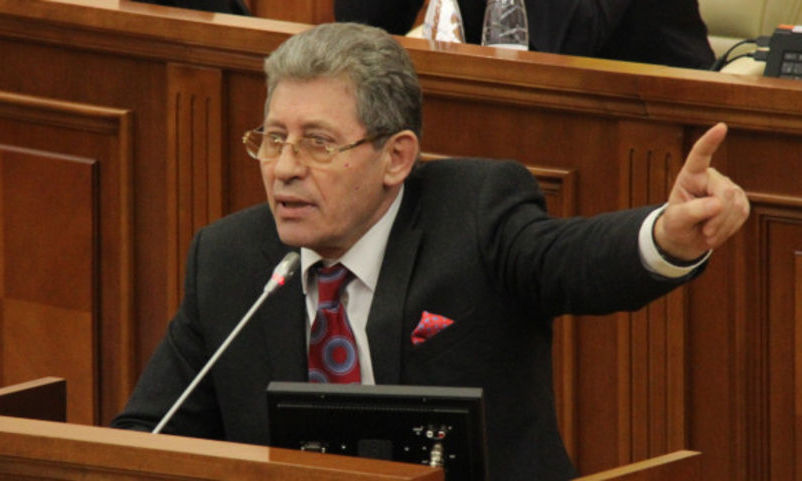 Mihai Ghimpu, la unison cu Dodon în ce privește cetățenia lui Băsescu.