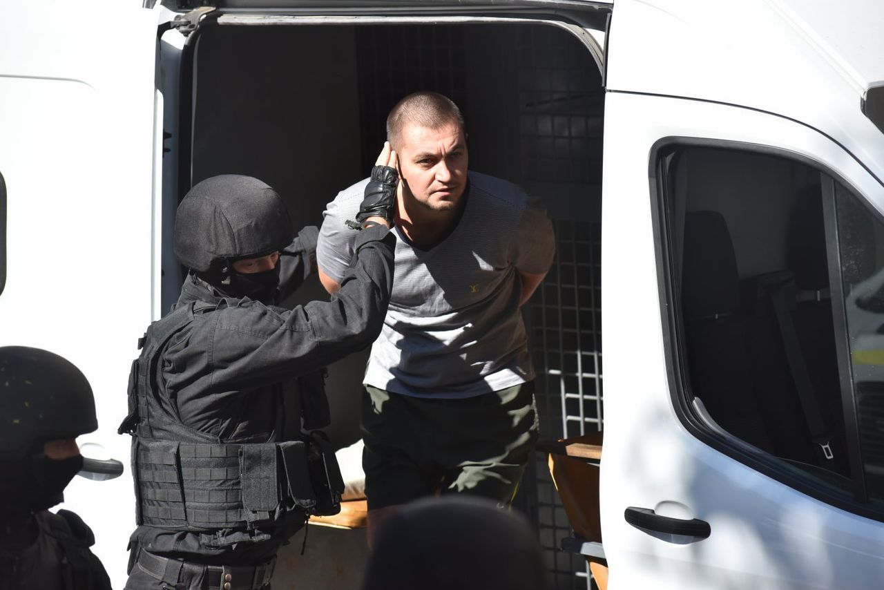 Дела Платона сократили до одного.