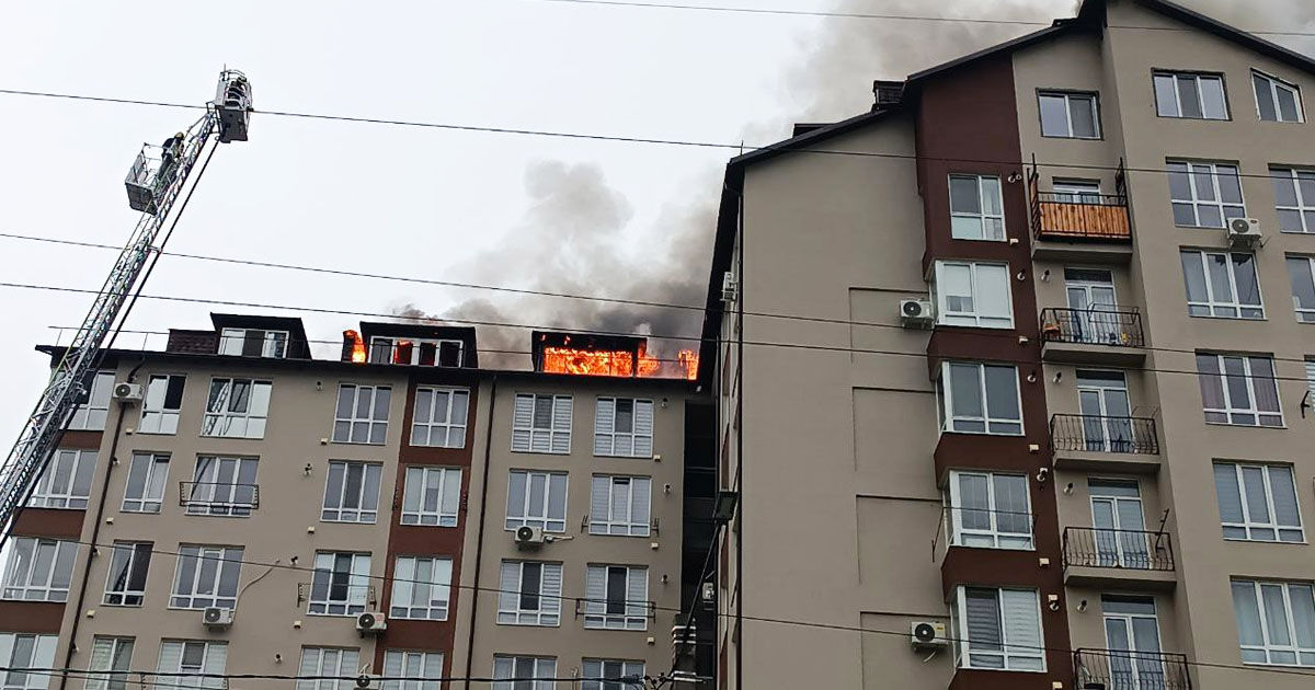 Consiliul local Durlești alocă un milion de lei pentru proprietarii apartamentelor afectate de incendiu.