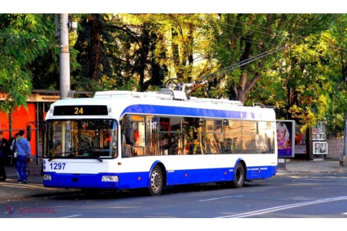 В Пасхальную ночь, 28 апреля, режим работы троллейбусов и автобусов в столице продлят до 24.00.