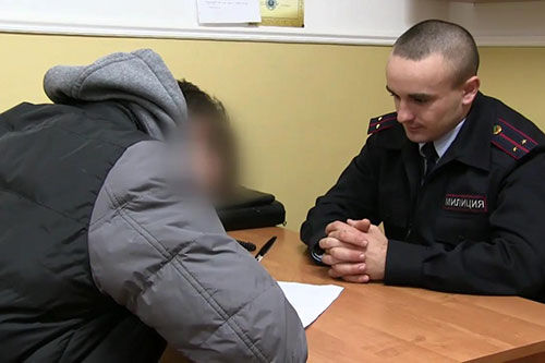 По обоим заявлениям возбуждены уголовные дела. Подозреваемые задержаны.