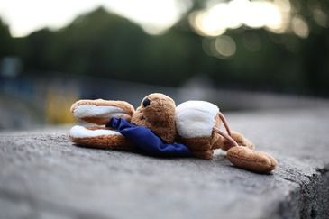 O mamă şi-a bătut fetiţa de 4 ani până la moarte. 