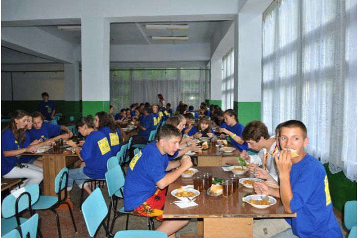 ANSA провело заседание на тему питания детей в летних лагерях отдыха.