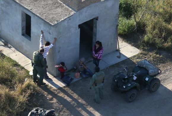 SUA: Copiii migranţilor clandestini ar putea fi separați de părinţii lor.