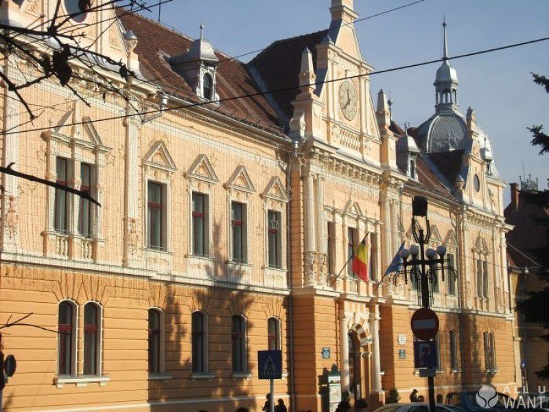 Обыски проводятся в рамеках дела о злоупотреблении служебными полномочиями.