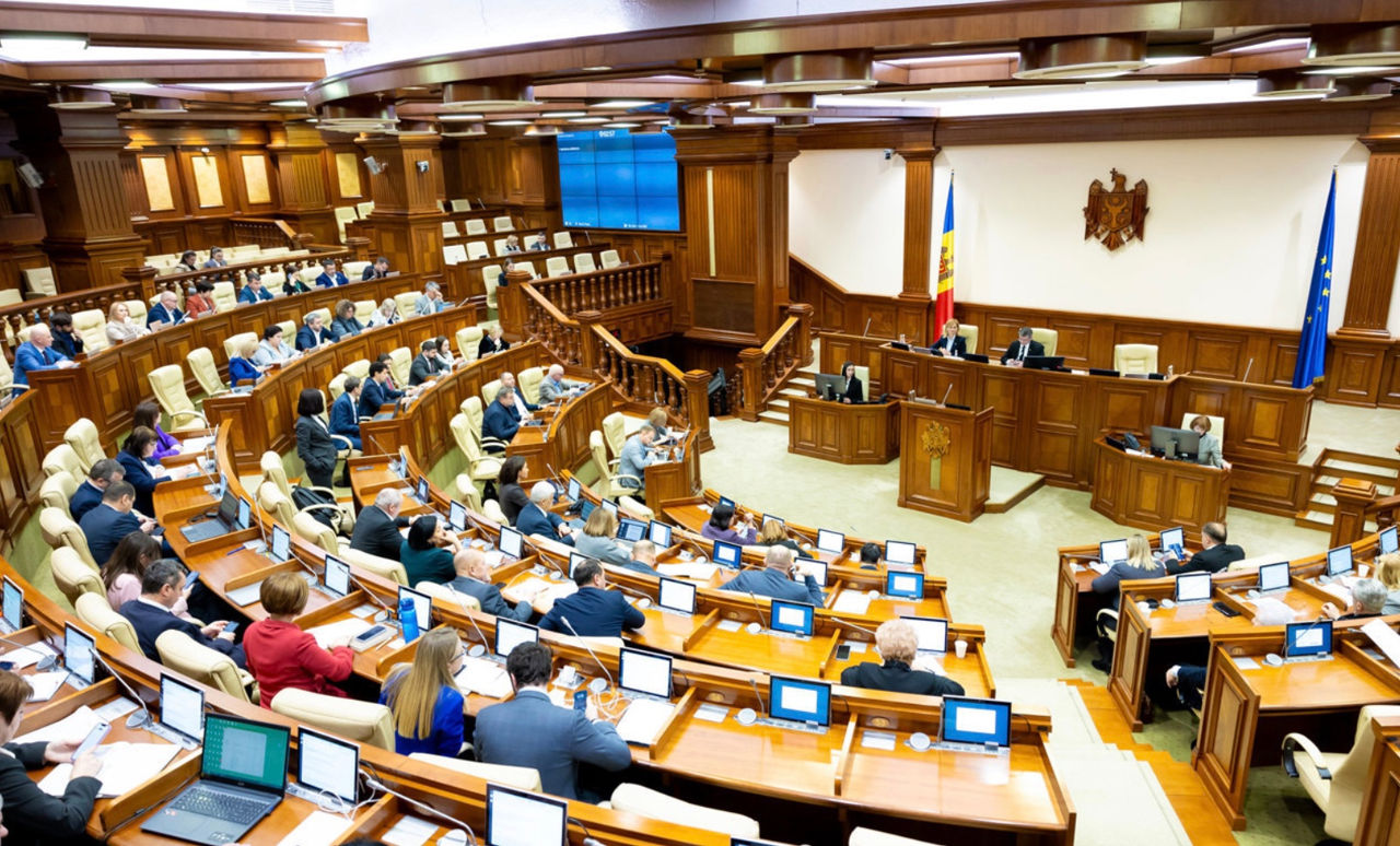 С понедельника стартует весенняя сессия парламента.