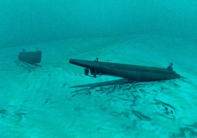 На борту немецкой подводной лодки U-864 находится 65 тонн металлической ртути.