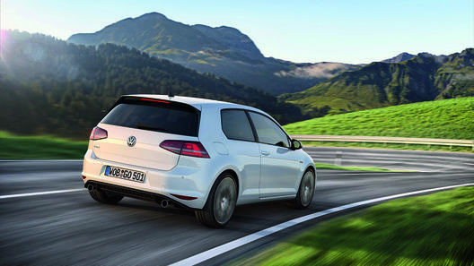 Новый Volkswagen Golf обещает революцию в сегменте гибридов.