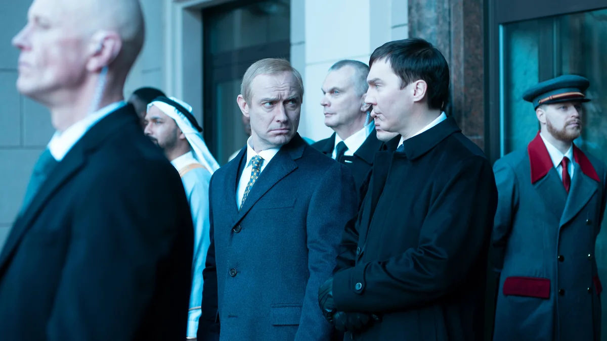 Variety показал первый кадр с Джудом Лоу в роли Владимира Путина 