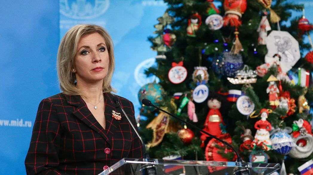 Захарова заявила о противоречиях в словах Харрис и Тихановской.