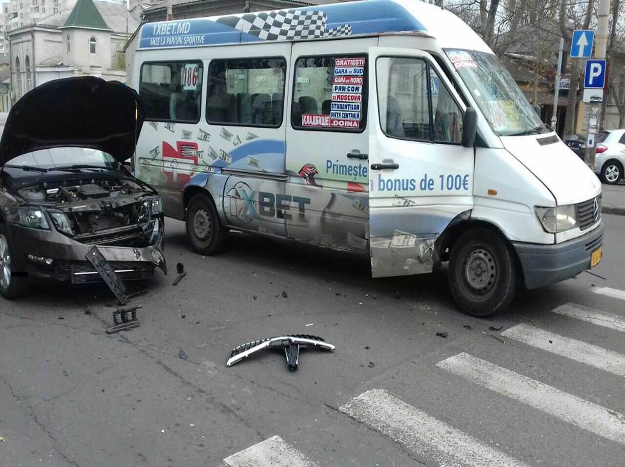 11 водителей покинули место происшествия.