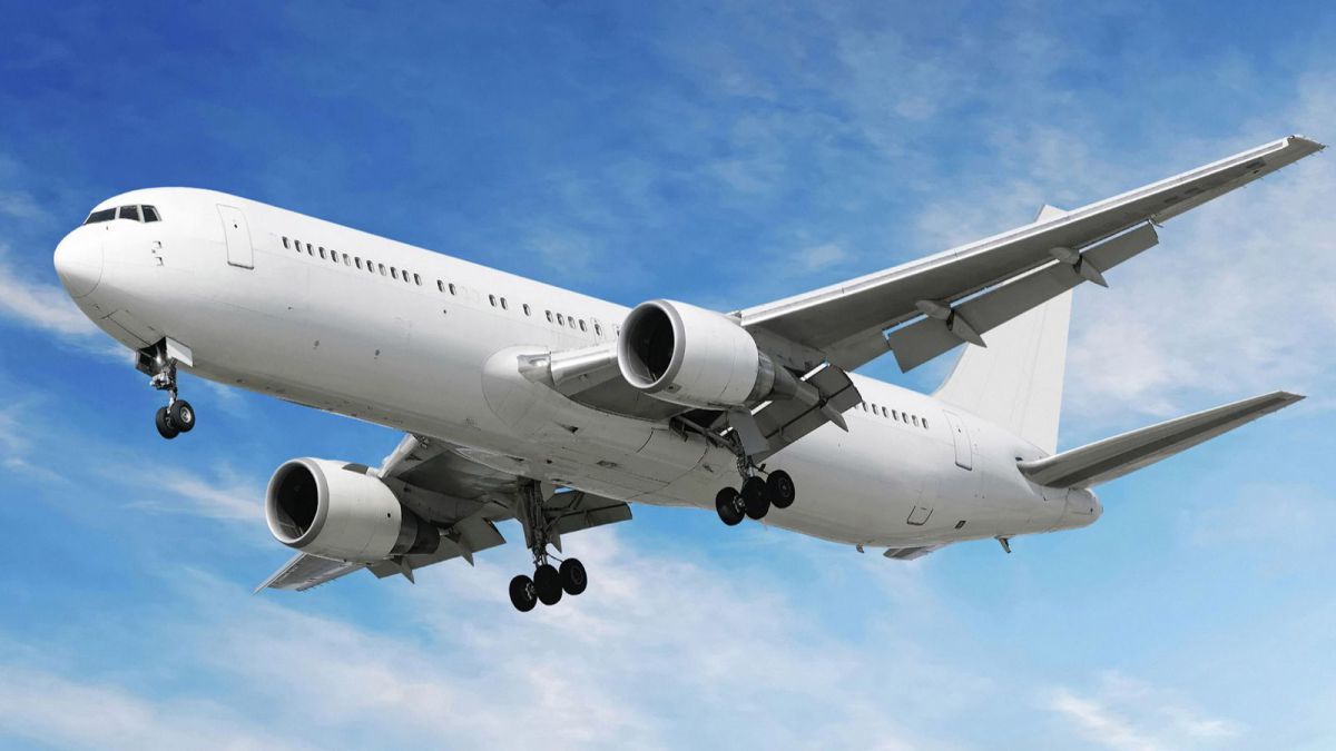 Două persoane au deturnat un avion ce zbura spre Malta și amenință că-l aruncă în aer. Foto: bucurestifm.ro