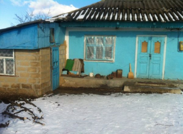 O tanara de 22 ani din satul Milesti a fost gasita moarta in sopronul din curte.