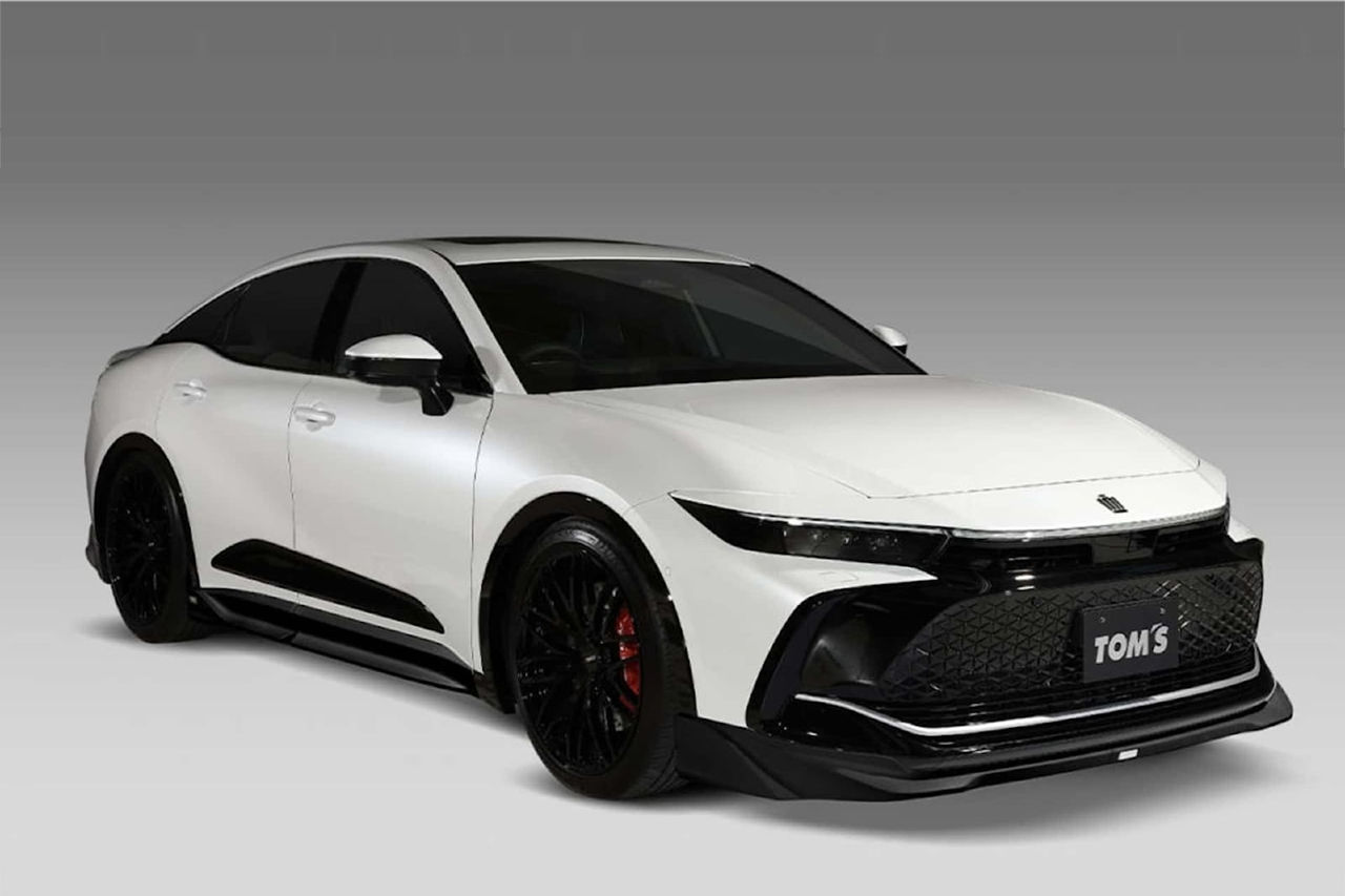 Новейший премиальный седан Toyota Crown получил заряженную версию.
