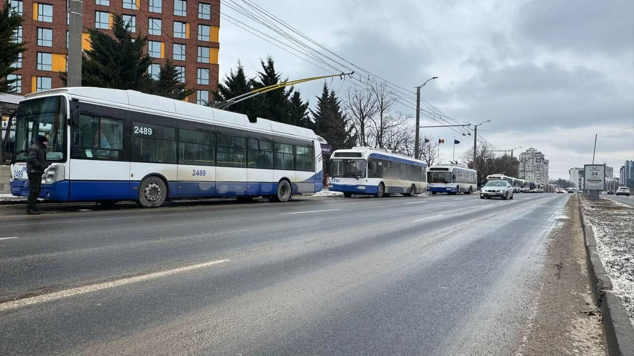 Circulația troleibuzelor în Chișinău, ajustată din cauza lipsei energiei electrice.