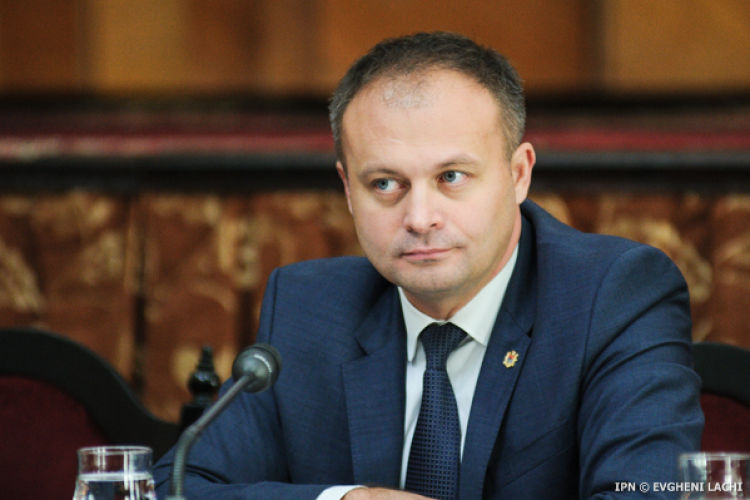 Депутат-демократ, бывший председатель парламента Андриан Канду.
