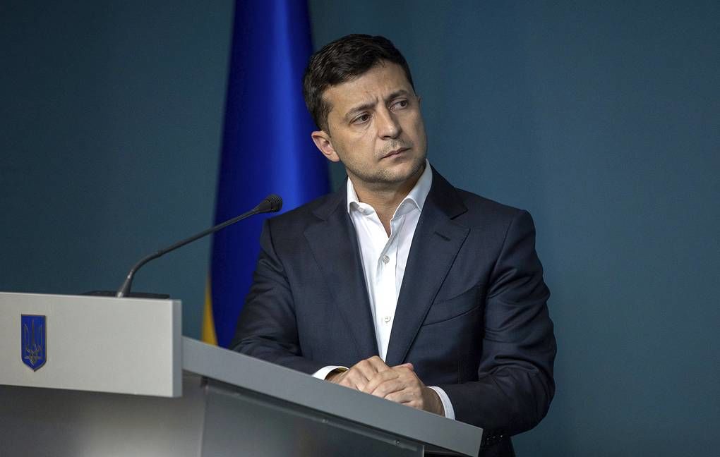 Опрос: Зеленский вызывает доверие у большинства украинцев