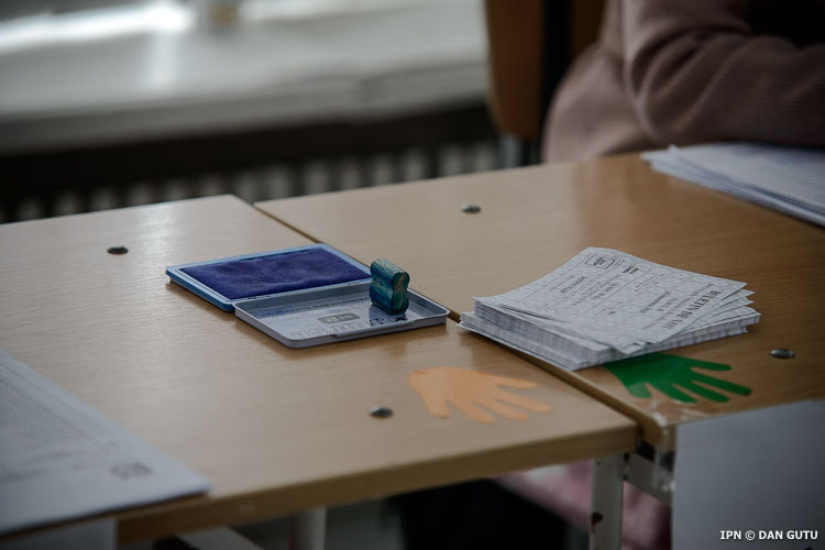 Зафиксированы случаи запугивания возле участков для голосования. Фото: ipn.md.