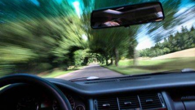 Germania este ţara care nu are limită de viteză pe autostradă. Este, totuşi, recomandat să mergi cu maximum 130 km/h.