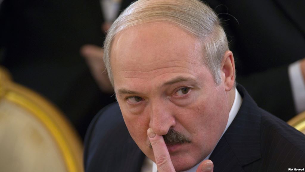 Александр Лукашенко дал распоряжение избавиться от излишков вооружений.
