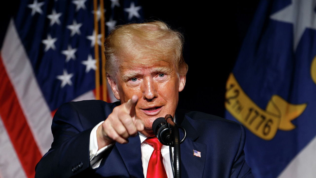 Трамп призвал страны бойкотировать Twitter и Facebook.