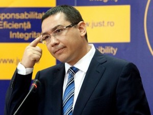 Că s-ar putea să nu îl mai găsească într-o zi acasă, dacă nu e atentă. Înţeleg că în parohia lui se întâmplă destule lucruri rele", a spus Băsescu.