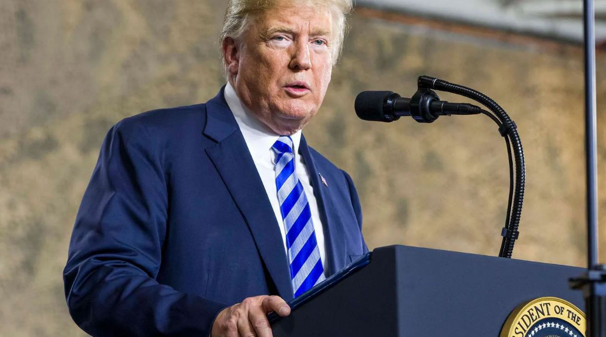 Politico: Трампу может грозить тюремный срок за нарушение закона о шпионаже.