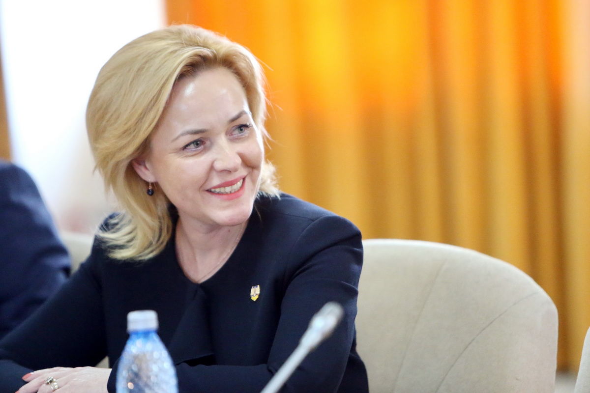 Greșeală gramaticală a unui ministru român în declarație. Foto: Nine O`Clock