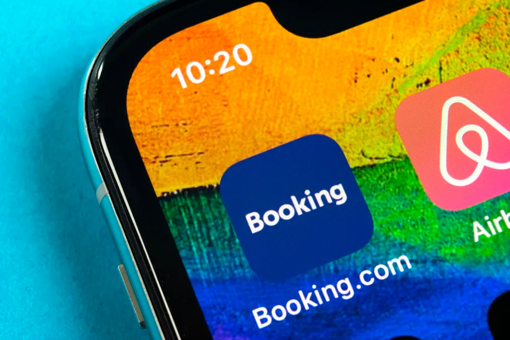 Booking предупреждает о росте количества мошенничеств при аренде жилья на 900%.